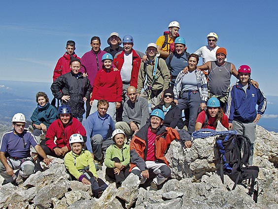 Grupo de Montaña San Bernardo en el Torrecerredo