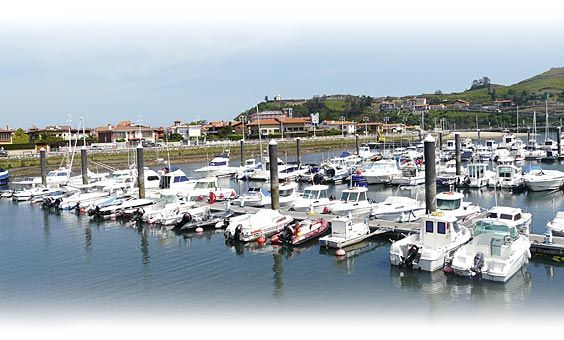 Vista del puerto deportivo, que tras su ampliación se ha convertido en el tercer puerto en capacidad de Asturias.