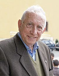 José Manuel Valle Carbajal, párroco de Morcín (desde 1950 hasta 2010).