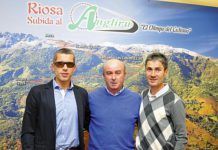 Alberto Suarez, José Antonio Muñiz y Martín Fiz en el homenaje a Alberto en Riosa.