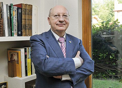 Carlos Villán Durán. Profesor de Derecho Internacional.
