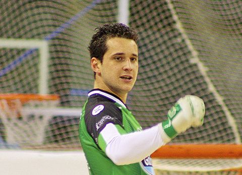Toni Pérez, jugador profesional de hockey
