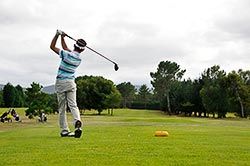 Practicando golf en Tapia de Casariego (Asturias)