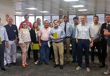 Pablo García Vigón con los asistentes al grupo de networking en Silvota.