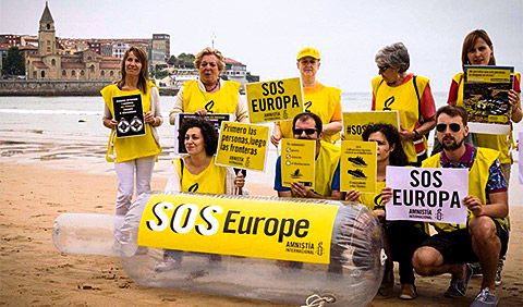 En febrero de 2017 miles de personas salieron a la calle en España convocadas por más de 70 organizaciones con el lema "No a la Europa fortaleza. Acogida ya"