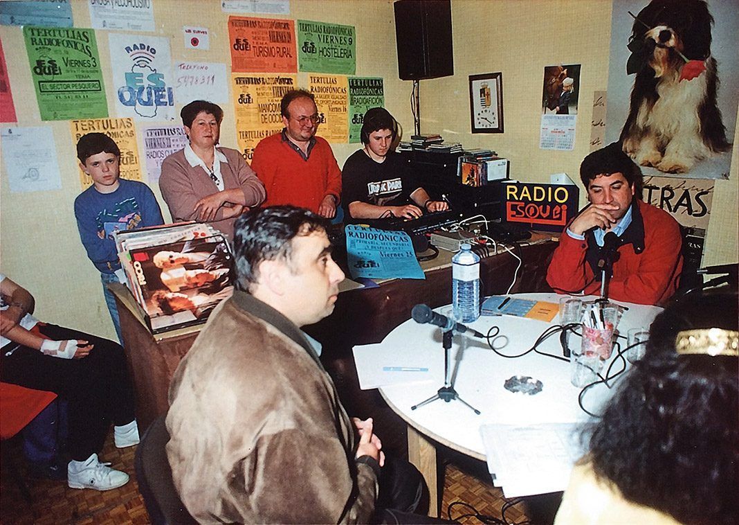 Radio Esquéi, emisora creada por la Asociación Muyeres Esqueicidas en 1995