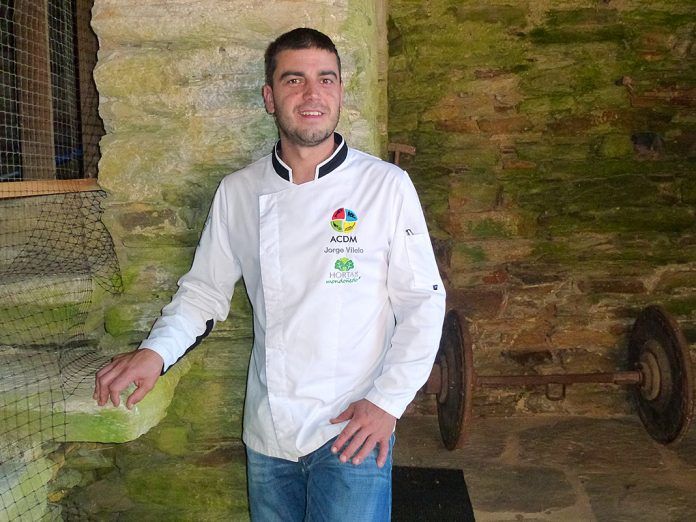 Jorge Vilelo dirige y cocina en O Forno de Tovar (Lourenzá, Lugo)