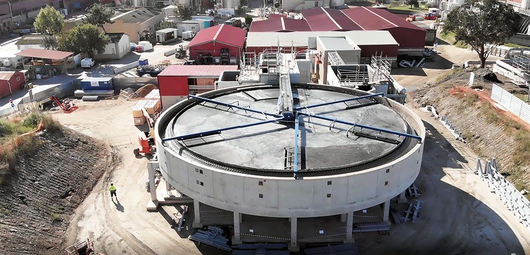 Nuevo sistema de tratamiento de aguas instalado en la biofábrica de Ence en Navia