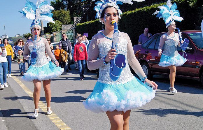 Desfile de la Charanga Somos Poucos en el Carnaval 2019 (Castropol)