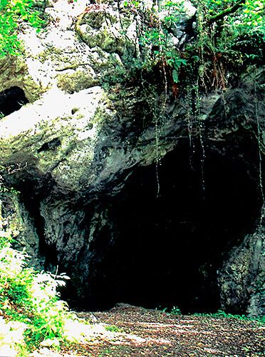 La Cueva de San Pedrín y sus leyendas