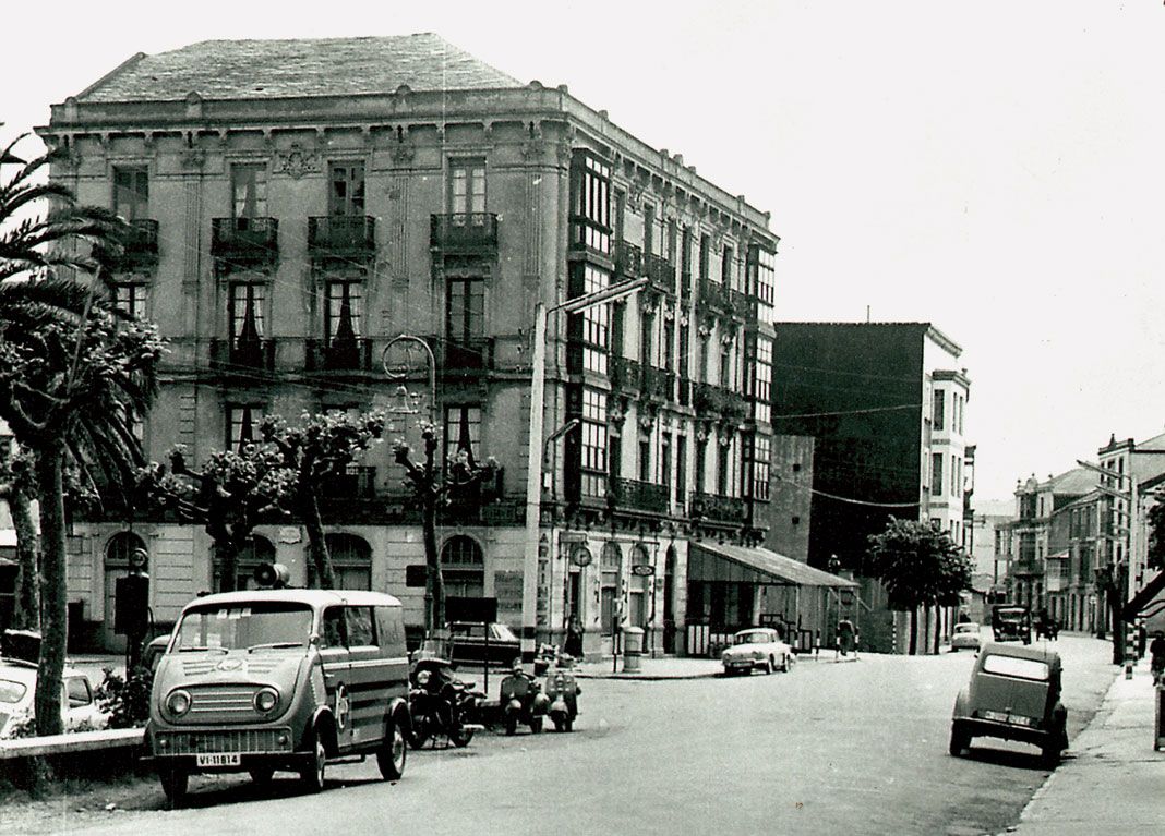 Imagen de la Calle Regueral, años 60 (Navia)
