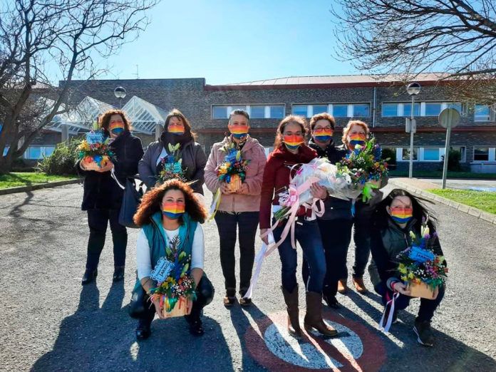 Integrantes y simpatizantes de la Asociación Todos Somos Jarrio, el pasado 28 de febrero, frente al Hospital de Jarrio Integrantes y simpatizantes de la Asociación Todos Somos Jarrio, el pasado 28 de febrero, frente al Hospital de Jarrio