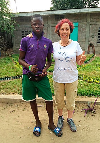Con uno de los jóvenes del Centro Bana ya Poveda, en Kinshasa.
