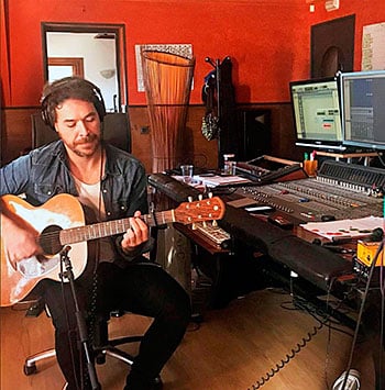 David Feito en su estudio de grabación