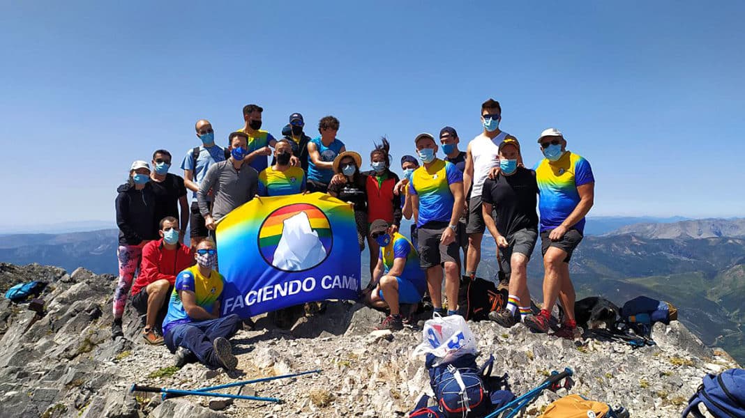 Grupo de Montaña Faciendo Camín en la cumbre de Peña Ubiña (2.411 m)
