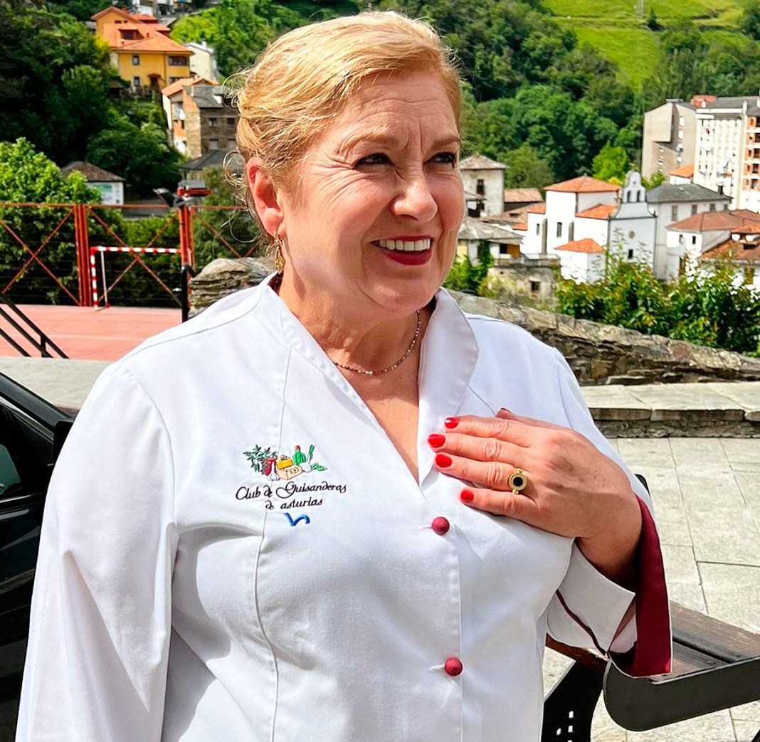 Mary Fernández, guisandera asturiana del restaurante El Fartuquín (Cangas del Narcea)