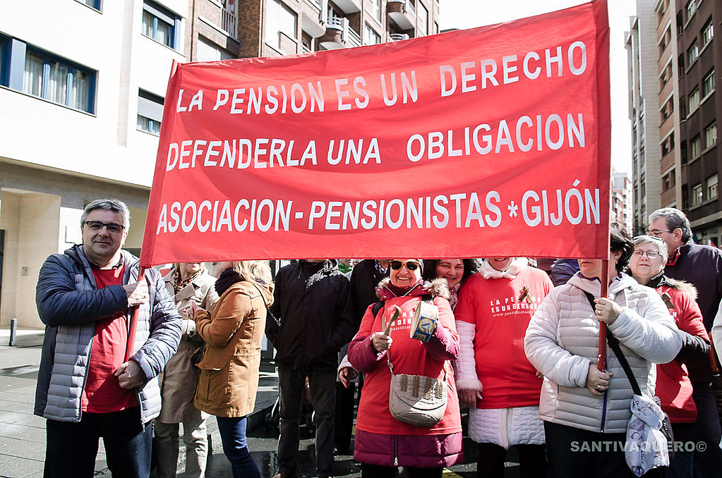 Manifestacion de pensionistas en Gijón / Foto: Santi Vaquero