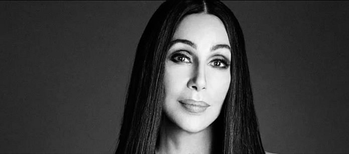 La cantante y actriz Cher