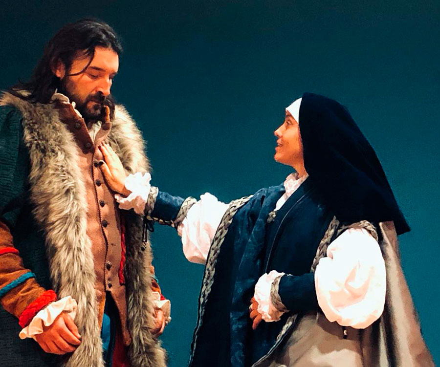 "Tan noble reina como eres", obra de teatro en la que participa Manu Lobo