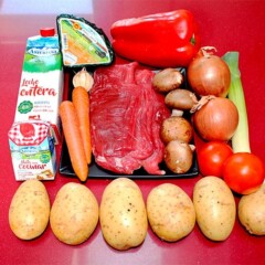 Ingredientes para hacer patatas rellenas de carne con salsa de Cabrales