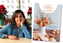 Susana García Soto junto a su recetario Piruletas de jamón