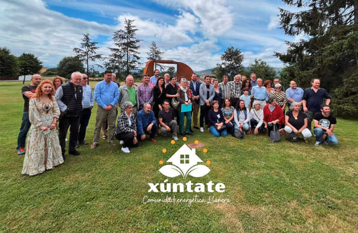 Algunos de los integrantes de Xúntate Llanera, primera comunidad energética en el Principado de Asturias
