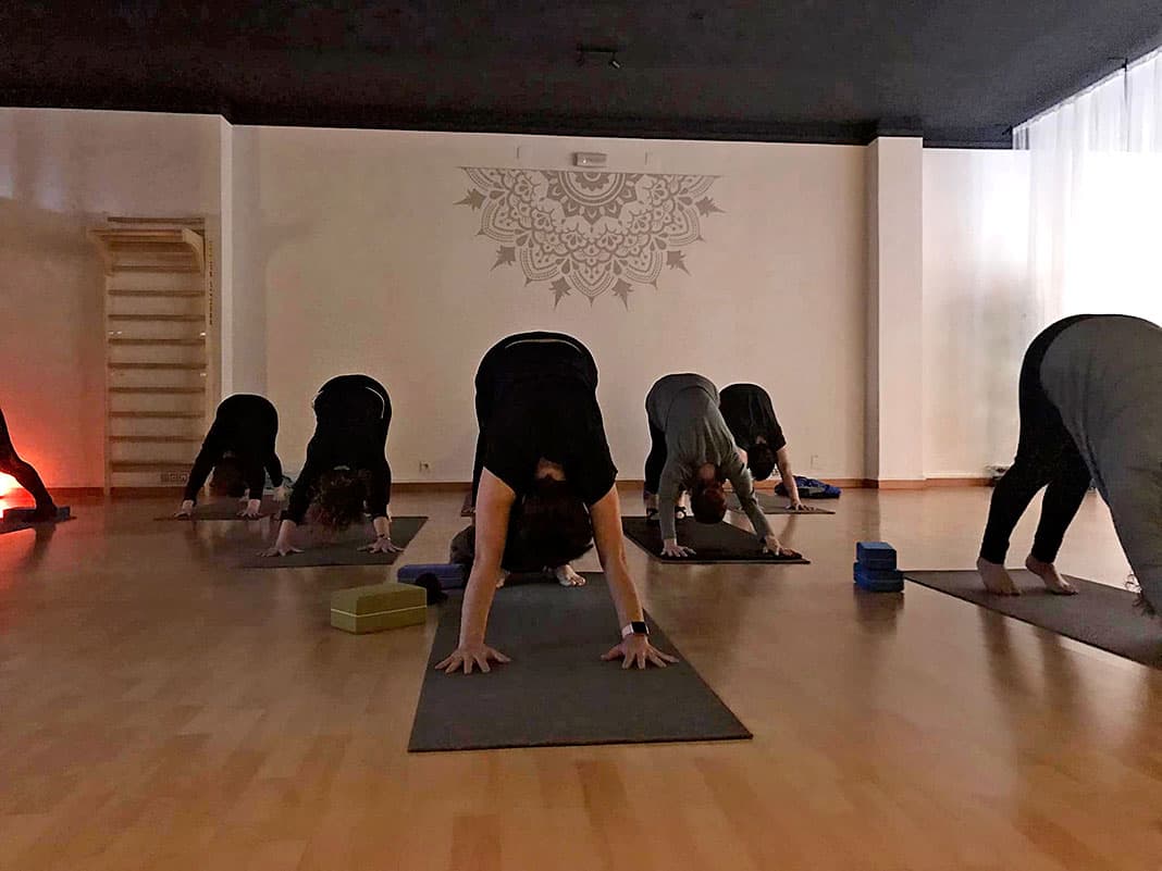 Clases de yoga en el centro Integra Bioespacio (Laviana)