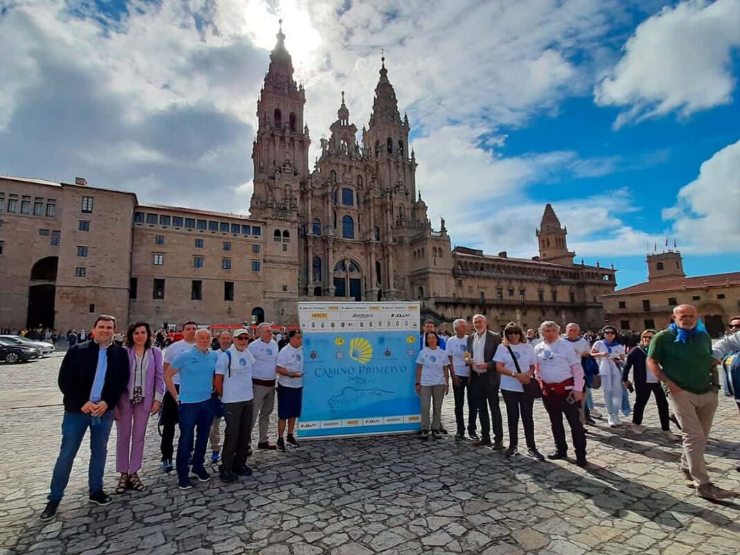 Llegada a Santiago de Compostela de participantes en la iniciativa Camino Primitivo Non Stop
