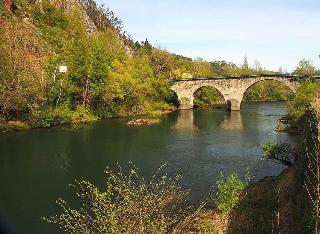 Puente de Peñaflor (Grado)