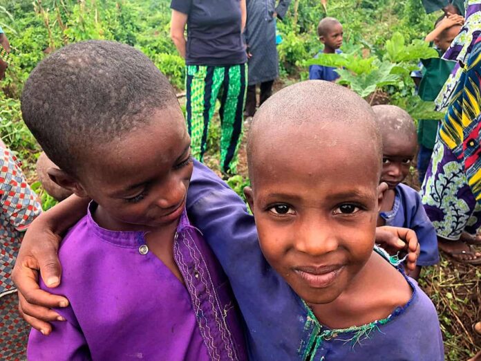Niños en una aldea beninesa