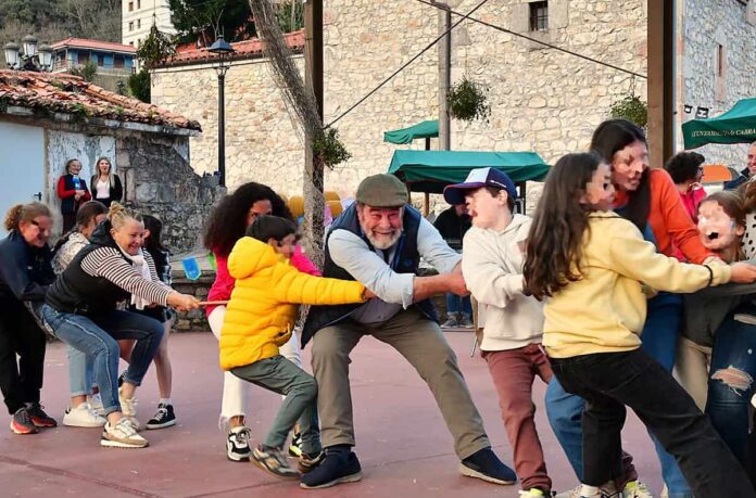 Juegos en el Festival Comunitario de Cabrales en una edición anterior Juegos en el Festival Comunitario de Cabrales en una edición anterior