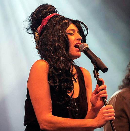 MariaJo Baudot caracterizada de Amy Winehouse 