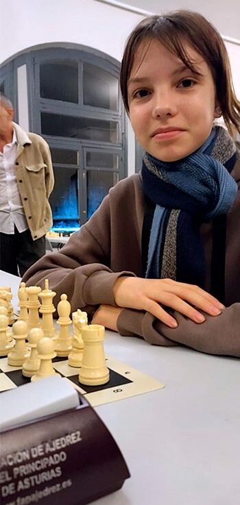 Alina Prochaieva, joven jugadora de ajedrez ucraniana