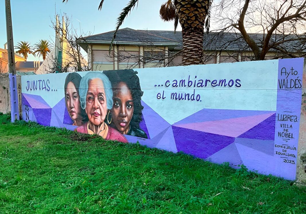 Mural realizado por el artista Arturo Verano en conmeración del 25 N, Día Internacional contra la Violencia de Género 2023 en Luarca