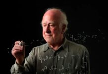 Peter Higgs, descubridor del campo de Higgs y del mecanismo de Higgs que dieron lugar al posterior descubrimiento del bosón de Higgs.