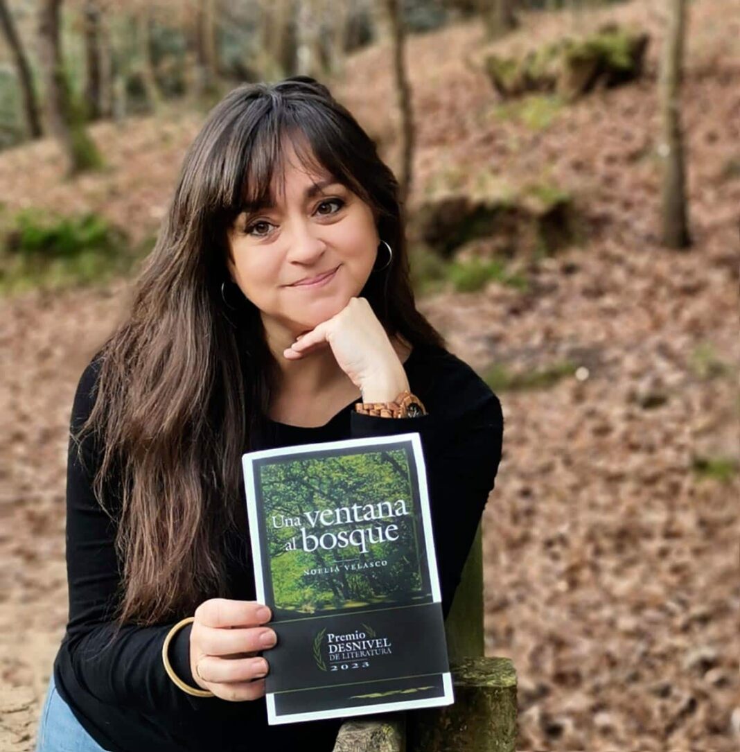 Noelia Velasco. Guía de naturaleza, monitora forestal, fotógrafa. Actualmente, trabaja como guía de naturaleza en los jardines del Museo Evaristo Valle en Gijón.