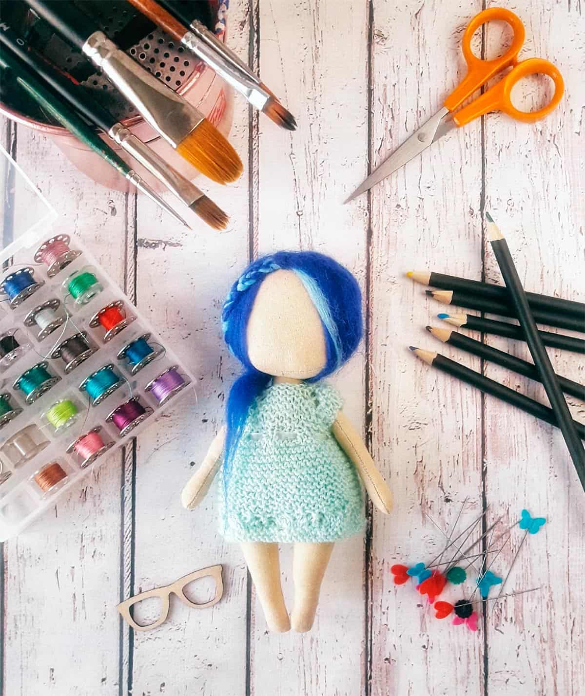 Muñecas de otro planeta Muñeca de "Verde de Envidia" en proceso de elaboración