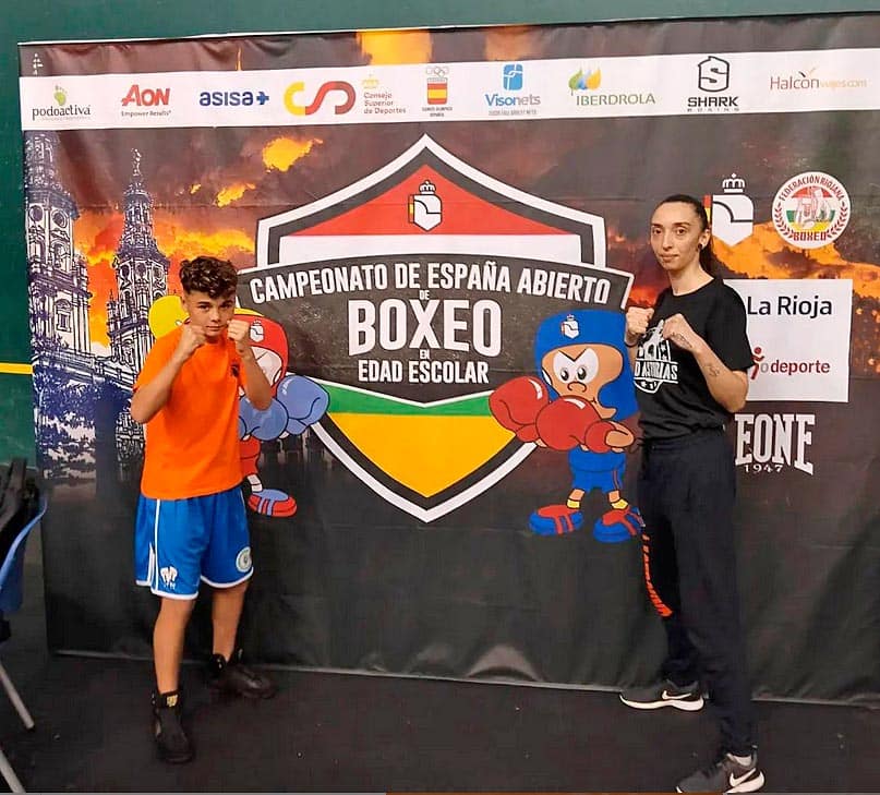 Sara Montoya con Ares Lois Castro, que acaba de ser Oro en el Campeonato de España de Boxeo en Edad Escolar