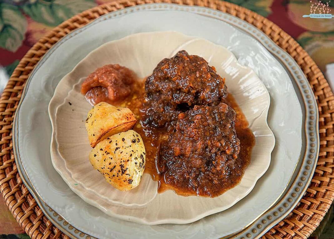 Carrilleras de Ternera Asturiana al vino tinto. Receta de Belén Delgado Pulgar