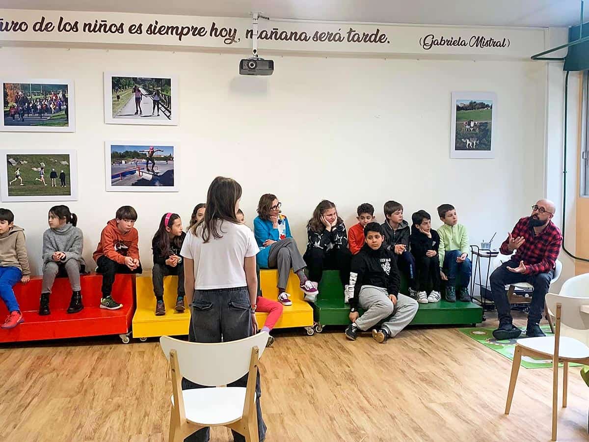 El superpoder de la narración oral Escuela de Narración Oral con David Acera en el Colegio Público Veneranda Manzano