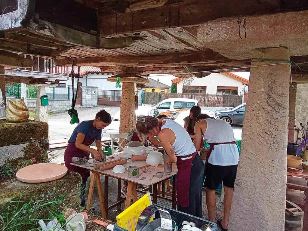 Taller de cerámica impartido por Maider López