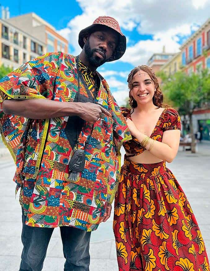 Nerea Mafarki con Djibril Mbaye, músico, director de Sico Bana, empresario y actor