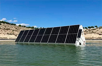 Plataforma solar flotante con seguidor solar  de la empresa asturiana IngeniaCity