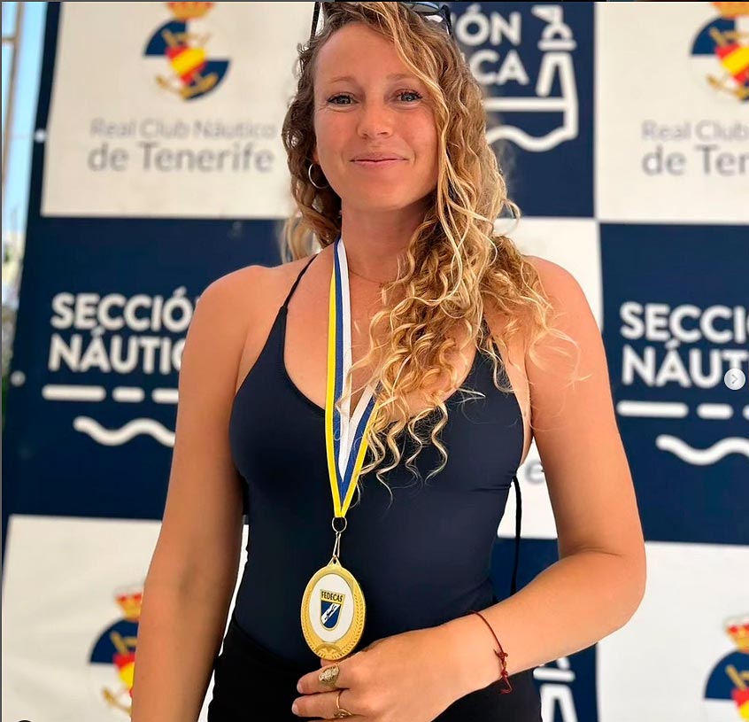 Oro de Laia Sopeña con 5'53" de apnea estática en piscina