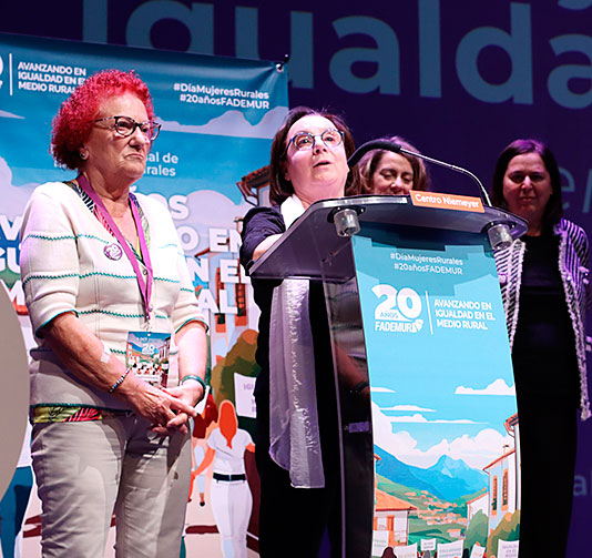 Intervención de Begoña Piñeiro, presidenta de la Tertulia Les Comadres en los Premios FADEMUR 2024