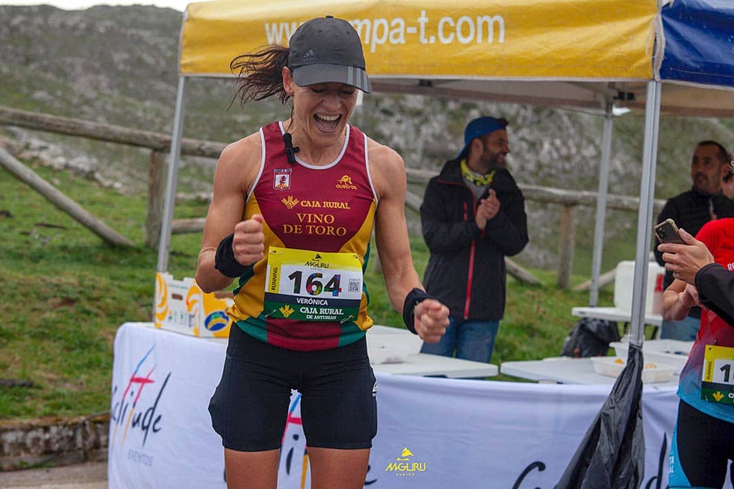 La corredora salmantina Verónica Sánchez obtuvo el mejor tiempo en la modalidad de Carrera a pie, 1h16:39, batiendo la anterior marca en la Subida al Angliru