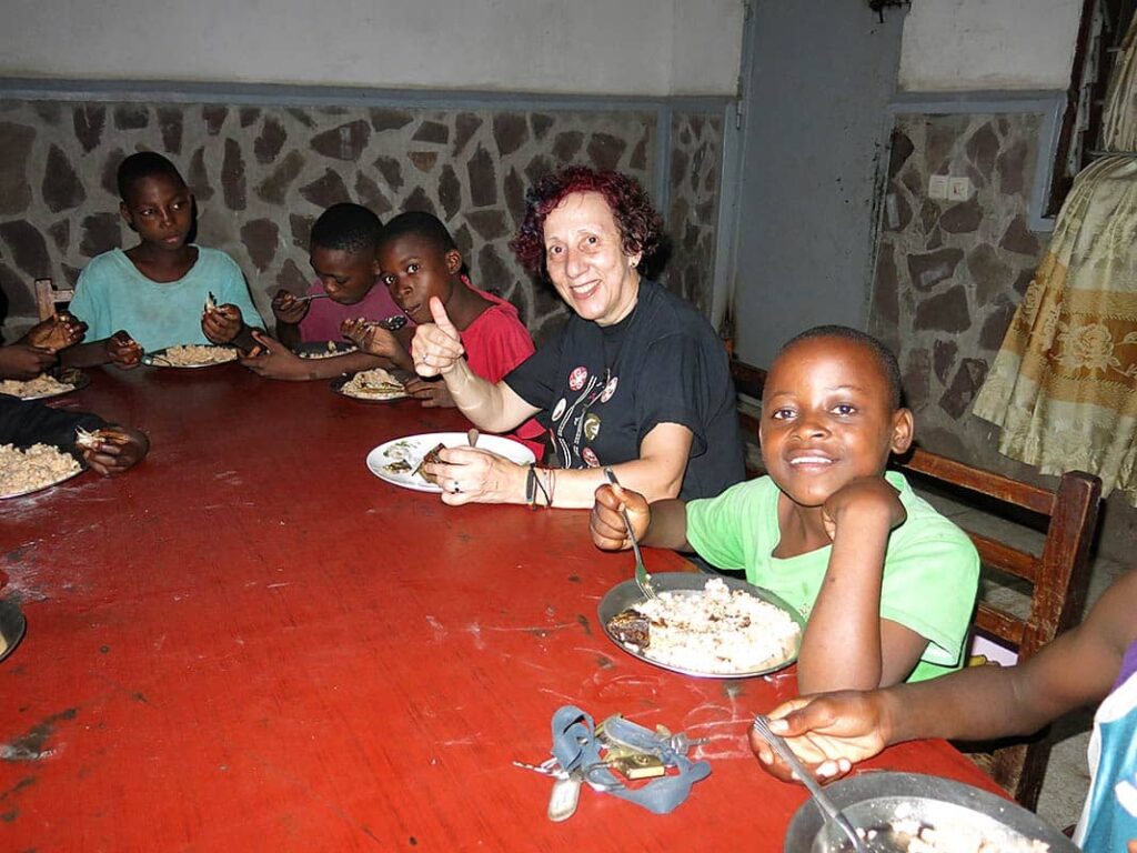 Durante cuatro años, se impartieron los talleres y, paralelamente, se modificó la alimentación que recibían los niños en el centro. Enseguida se pudieron ver los buenos resultados: 