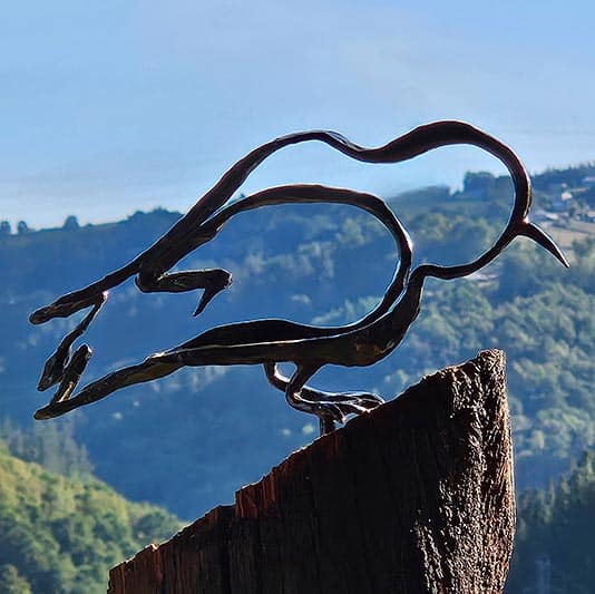 Escultura de Keiko Shimizu en la Ruta con Arte (Santa Eulalia de Oscos.)