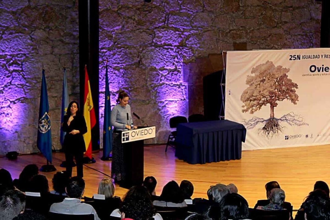 Acto institucional del 25 de noviembre de 2024 en el Auditorio Príncipe Felipe