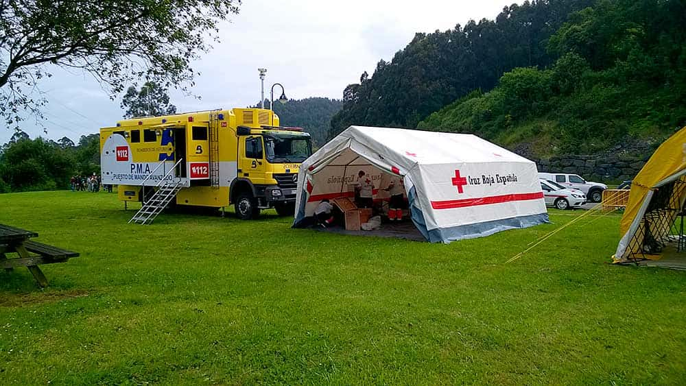 Puesto de mando avanzado de Bomberos de Asturias y Cruz Roja Española